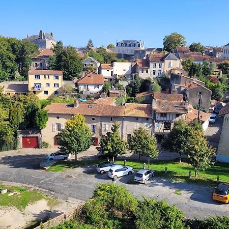 Hotel Lekker Slaap à Parthenay Extérieur photo